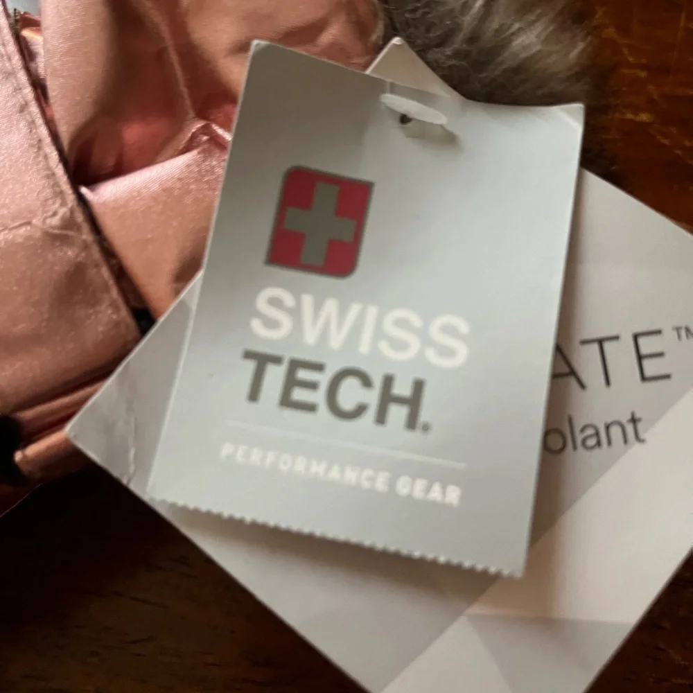 NWT Swiss Tech Insulated Pink Metallic Gloves